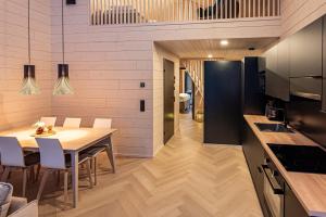 Dapur atau dapur kecil di Riekko Lodge