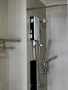Bilik mandi di Swiss Garden Residence Kuantan by Iconique