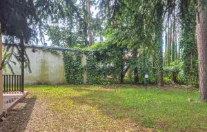 Zahrada ubytování Pet Friendly Home In Boruja + 11 fotografií