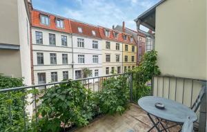 Balkoni atau teres di Lovely Apartment In Wismar With Wifi - Dme478