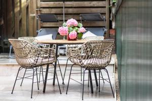 Patio nebo venkovní prostory v ubytování SmartFewo Suite Zentral Terrasse Parkplatz + 21 fotografií