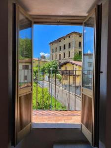 Το κτήριο όπου στεγάζεται  το διαμέρισμα