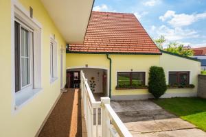 Ảnh trong thư viện ảnh của Gästehaus - Doris - Wenzl ở Mörbisch am See +46 ảnh