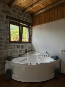 Galeriebild der Unterkunft Valter & Drita's Guesthouse in Theth