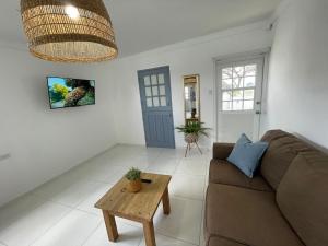 Bella Palm Beachにあるテレビまたはエンターテインメントセンター
