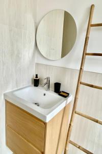 Φωτογραφία από το άλμπουμ του Beautiful T2 Tastefully Renovated Terrace - Madeleine σε Ανζέ