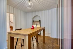 Fotografie z fotogalerie ubytování Bedroom 3 - Spacious and Bright - COLIVING v destinaci Ferney-Voltaire