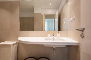 Phòng tắm tại Lux City center apartments EX +23 ảnh