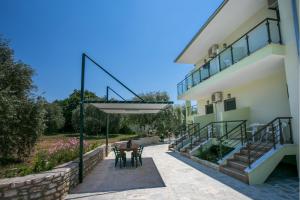 En terrasse eller udendørsområde på Villa Elista