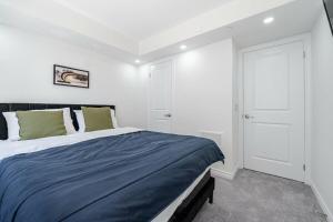 Ảnh trong thư viện ảnh của Modern Townhouse Rooftop Vibes ở Oakville