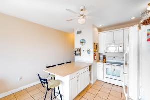 Gallery image of Flip Flop Island #203DS-H in Hatteras +12 photos