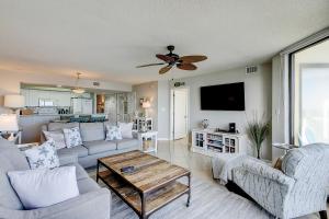 Et tv og/eller underholdning på Charleston Oceanfront Villas 420