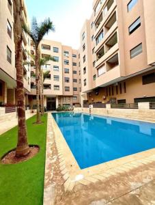 Hồ bơi trong/gần Duplex Menara Garden 2