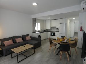 Kuchyň nebo kuchyňský kout v ubytování EDIFICIO La Botica de Enrique by Málaga Planners