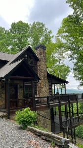 Fotografie z fotogalerie ubytování Blue View Lodge, Mountain Views & Movie Theater v destinaci Morganton