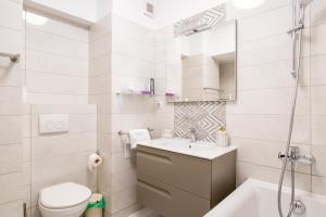 Koupelna v ubytování Colours Studios + 28 fotografií