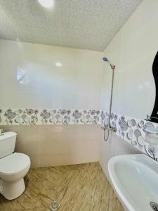 Ένα μπάνιο στο Tazos guesthouse +3 φωτογραφίες