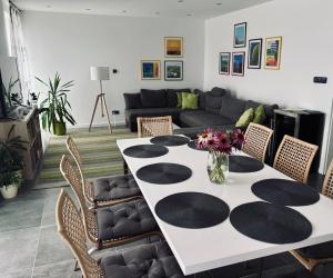 Posezení v ubytování CHALET HOUBOVÝ VRCH