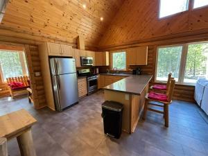 Galeriebild der Unterkunft Forest Cabin By National Park & Tobermory in Tobermory + 34 Fotos