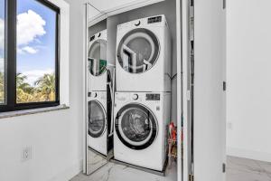 Gallery image of Horizon in Marathon +63 photos