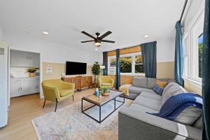 TV a/nebo společenská místnost v ubytování No bad days in San Diego + 20 fotografií