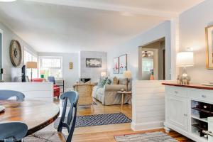 Imagem da galeria de Retro Chic Vibes By The Beach em Middletown