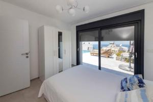 Katil atau katil-katil dalam bilik di 3 Bedroom-Ocean View Villa with Private Pool-Yalikavak-Bodrum +15 gambar
