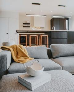Χώρος καθιστικού στο Orren North - Downtown Luxury & Bespoke Living