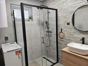 Ένα μπάνιο στο Guest House Lisina +28 φωτογραφίες