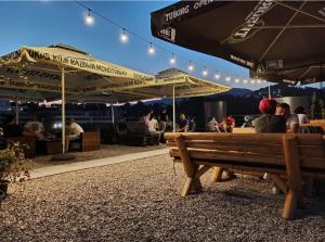 Restaurace v ubytování Apartments R Sport boutique