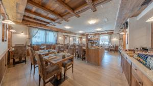 Restaurace v ubytování Hotel Crosal