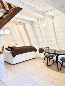 Χώρος καθιστικού στο Eureka all year round