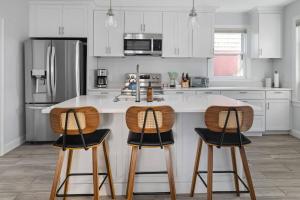 Gallery image of Downtown Charming Retreat Newport in Newport