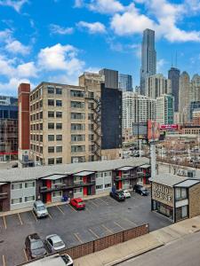 Pemandangan umum bagi Chicago atau pemandangan bandar yang diambil dari apartmen