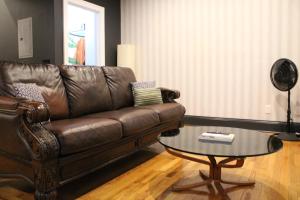 Galeriebild der Unterkunft Historical Studio Apartment with Unique Capital View in Lansing + 3 Fotos