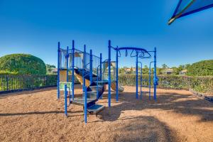 Calming Estero Home with Community Pool and More!的儿童游玩区