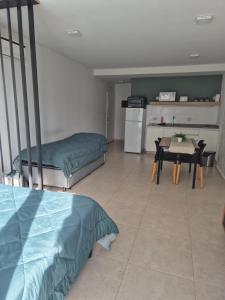 Η κουζίνα ή μικρή κουζίνα στο M O R A 2 Home & Office