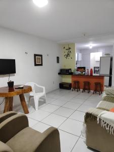 Η κουζίνα ή μικρή κουζίνα στο Casa em Condomínio na Praia de Pirangi RN