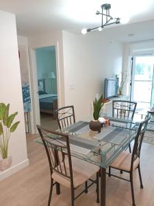 Μια τηλεόραση ή/και κέντρο ψυχαγωγίας στο New condo Great amenities Near Skytrain