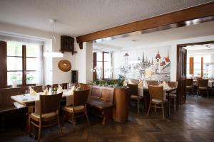 Restoran ili drugo mesto za obedovanje u objektu Gasthof zum Mohren