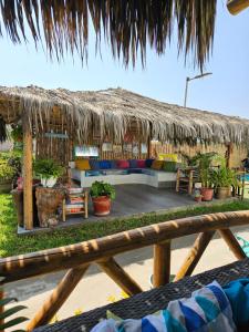 Κήπος έξω από το Suite 2 Personas Beach Rooms
