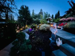 Φωτογραφία από το άλμπουμ του Garden View 3-bedroom house in charming El Dorado Hills with Wifi σε El Dorado Hills