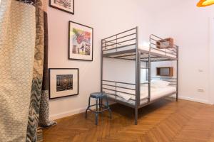 First Hostel tesisinde bir ranza yatağı veya ranza yatakları