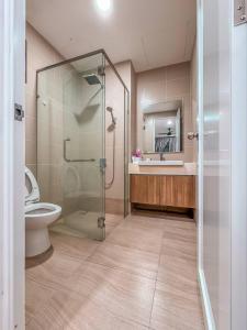 Koupelna v ubytování Starryhomes x Vogue I Green Haven I FREE Netflix I WI-FI