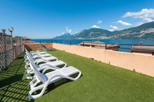 Imagem da galeria de Hotel Sorriso em Brenzone sul Garda