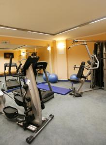 The fitness centre and/or fitness facilities at Sea View Resorts & Spa