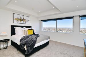 Katil atau katil-katil dalam bilik di Pacific Horizon - Luxury Sky Suite - 19th Floor City Views