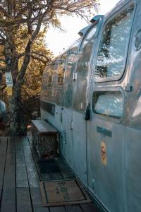 Galeriebild der Unterkunft Silver Bullet Airstream, El Mistico Glamping Ranch in Nogal