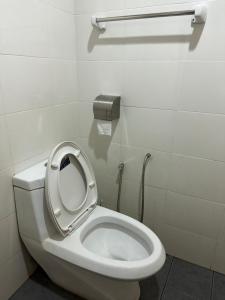 Ένα μπάνιο στο The Viana Apartment 7 +20 φωτογραφίες