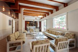 A seating area at Hotel Villa Ombrosa